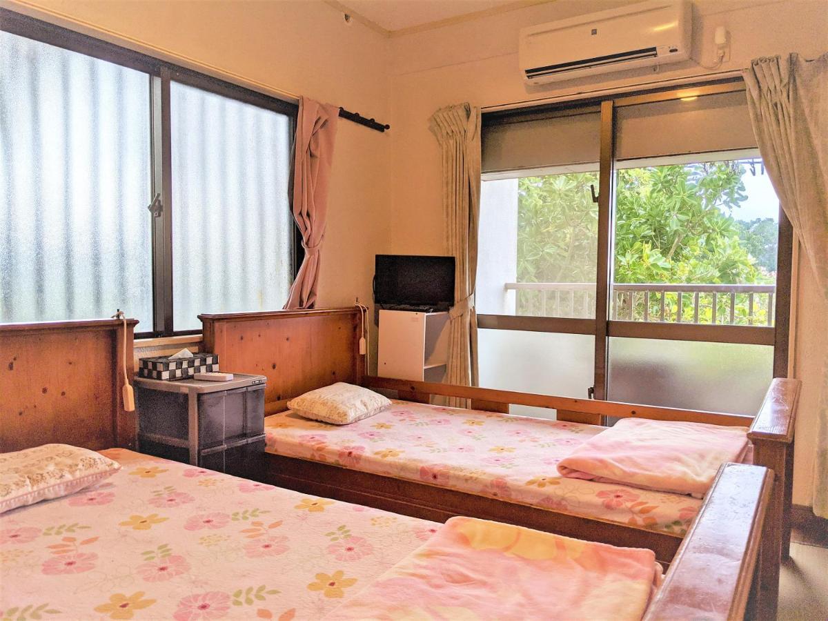 Shiraho Friends House Hotel Ishigaki  Exterior photo